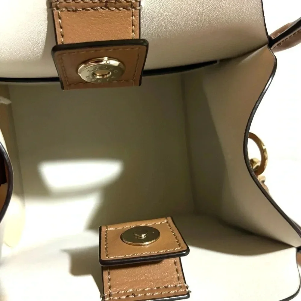Decke brown leather crossbody handbag